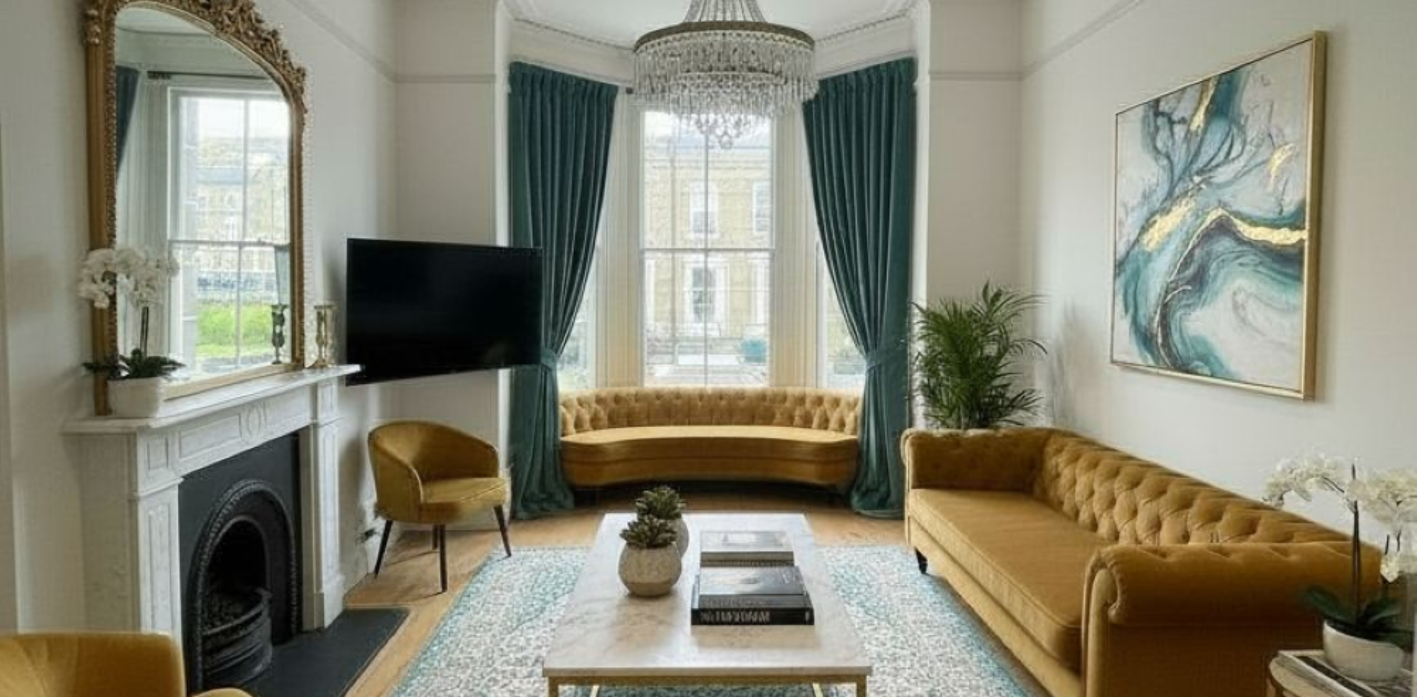 A Luxury Seaside House Sleeping up to 20 Guests