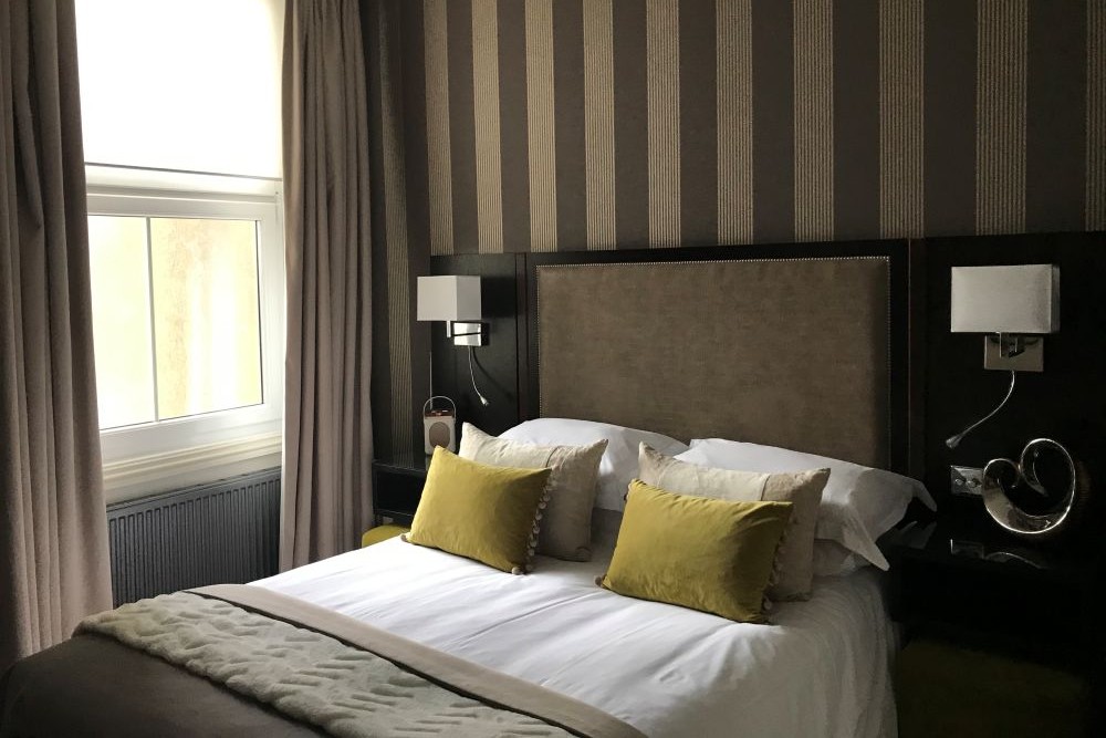 Hastings House Bedroom 4 — green pillows