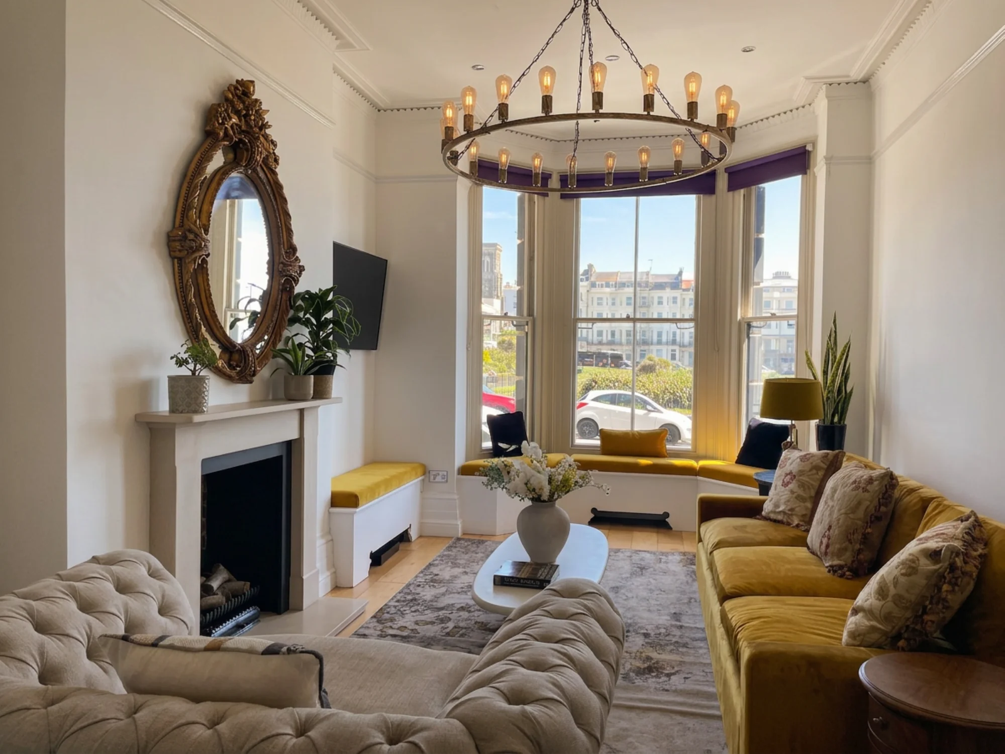 Hastings House lounge with chandelier and sea painting